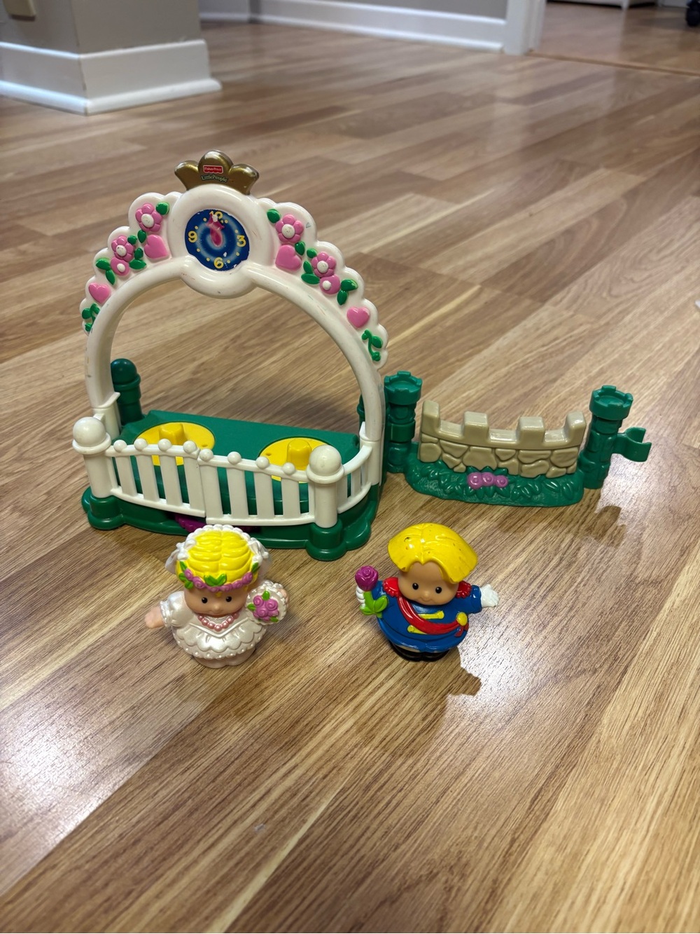 Fisher-Price little people White, Green, Pink Princess Playset with Two Figures